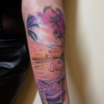 rózsaszín színes flamingó kar tetoválás, pink colorful flamingo arm tattoo