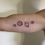 kis bolygók tetoválás kar, small planets tattoo arm