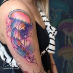 színes medúza tetoválás, colorful jellyfish tattoo
