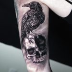 koponya varjú holló tetoválás, skull crow raven tattoo