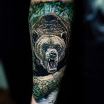 barna medve erdő tetoválás, brown bear forest tattoo