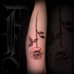 Rózsa tetoválás egyedi tetoválás tetováló művész Budapest, Rose tattoo unique tattoo tattoo artist Budapest