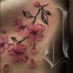 cseresznyevirág rózsaszín virág mellkas tetoválás Budapest, cherry blossom pink flower chest tattoo Budapest