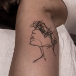 vonalas női arc tetoválás Budapest, linear female face tattoo Budapest